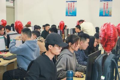 華貿學子變身“店小二” 實戰(zhàn)京東SOHO運營 家政服務奪冠記