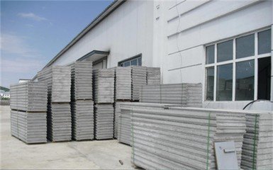 甘孜市巴塘縣金筑建材 新型耐力板，賦能高原建筑新未來